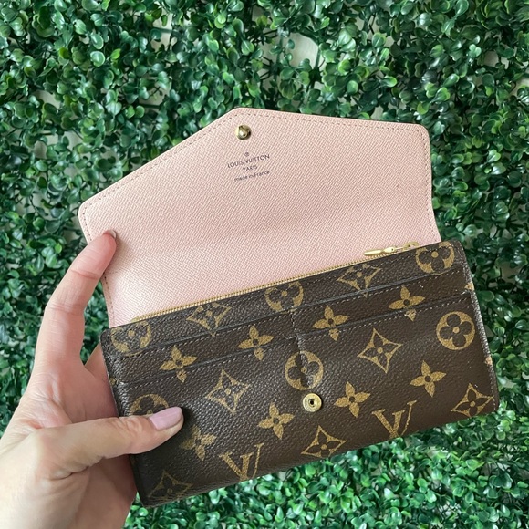 Louis Vuitton Monogram Sarah Wallet with Rose Ballerine Interior - Picture 7 of 12